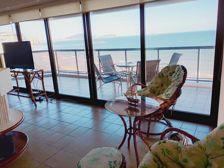 Beira-Mar Guarujá | 3 Quartos e Varanda Vista Mar