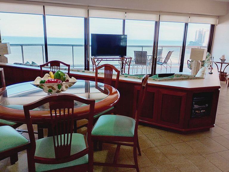 Guarujá Oceanfront | 3BR + Sea View Balcony