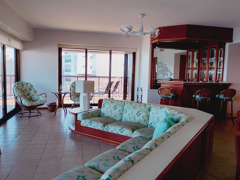 Guarujá Oceanfront | 3BR + Sea View Balcony