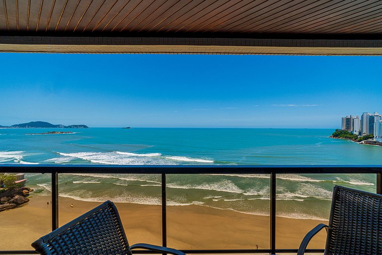Guarujá Oceanfront | 3BR + Sea View Balcony