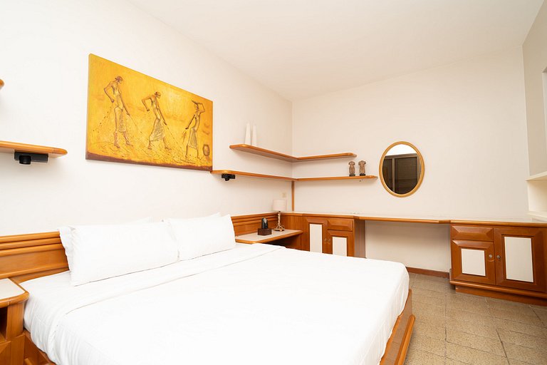 Guarujá Oceanfront | 3BR + Sea View Balcony