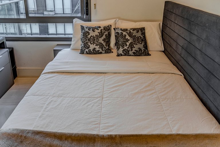 Modern Studio Next to Le Cordon Bleu