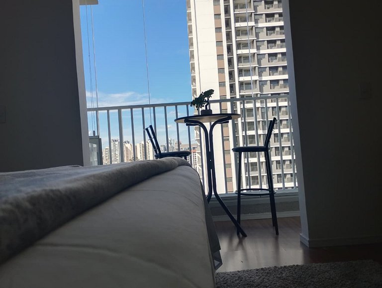 Studio moderno c/ varanda no Alto da Boa Vista