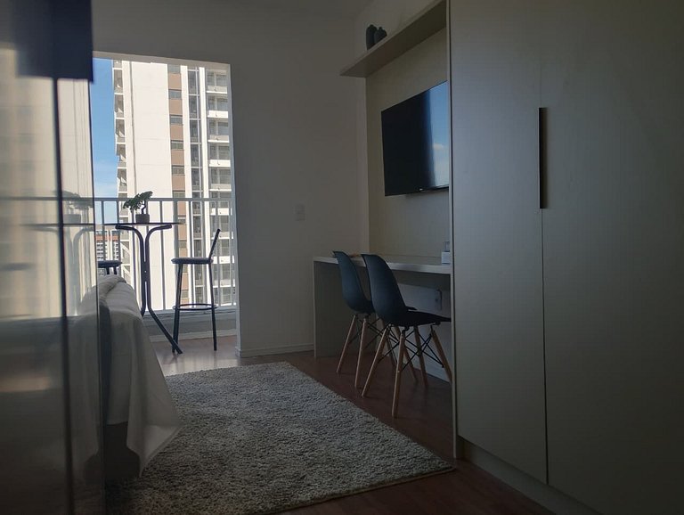 Studio moderno c/ varanda no Alto da Boa Vista