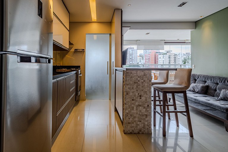 Vila Madalena com dois quartos e varanda