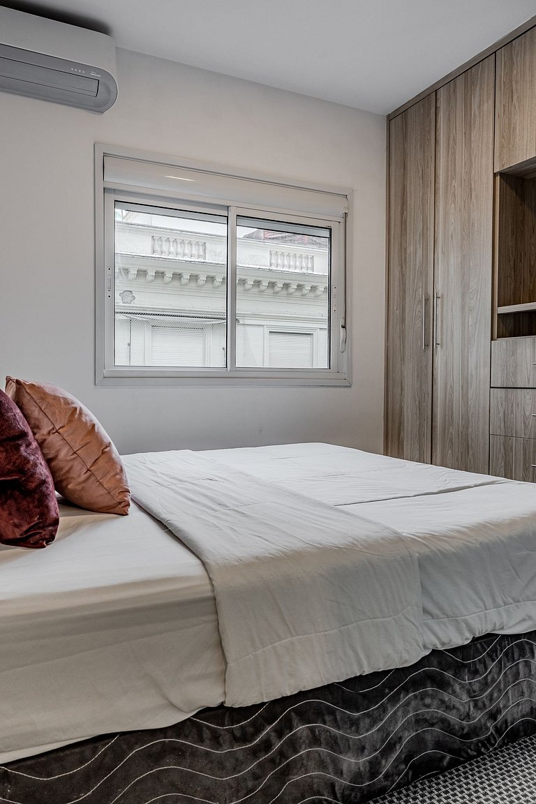 2BR Apt w/ Balcony, bbq & AC