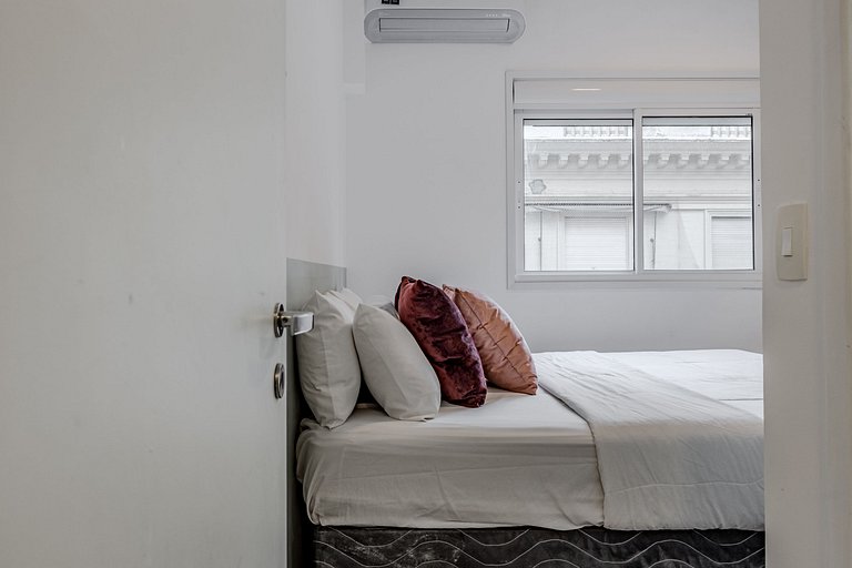 2BR Apt w/ Balcony, bbq & AC