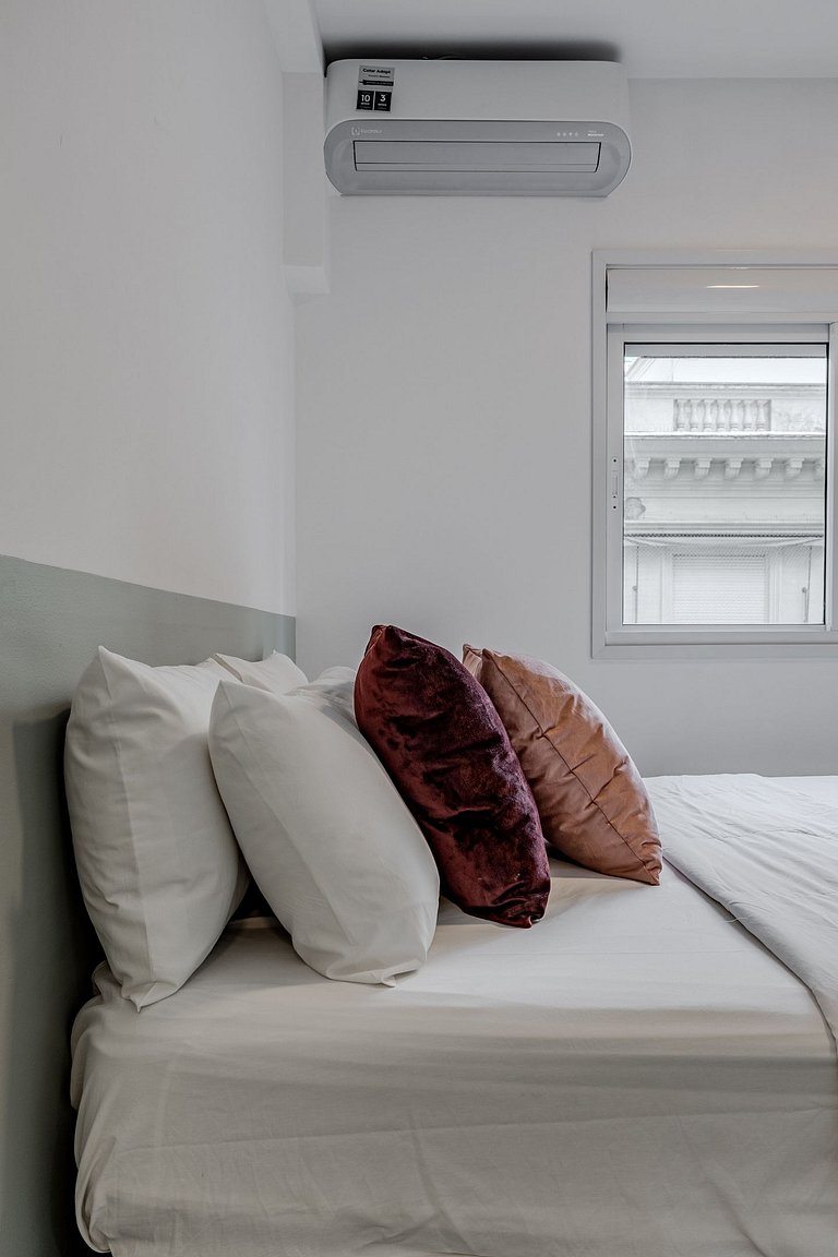 2BR Apt w/ Balcony, bbq & AC