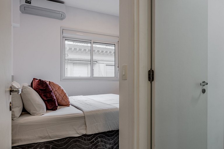 2BR Apt w/ Balcony, bbq & AC