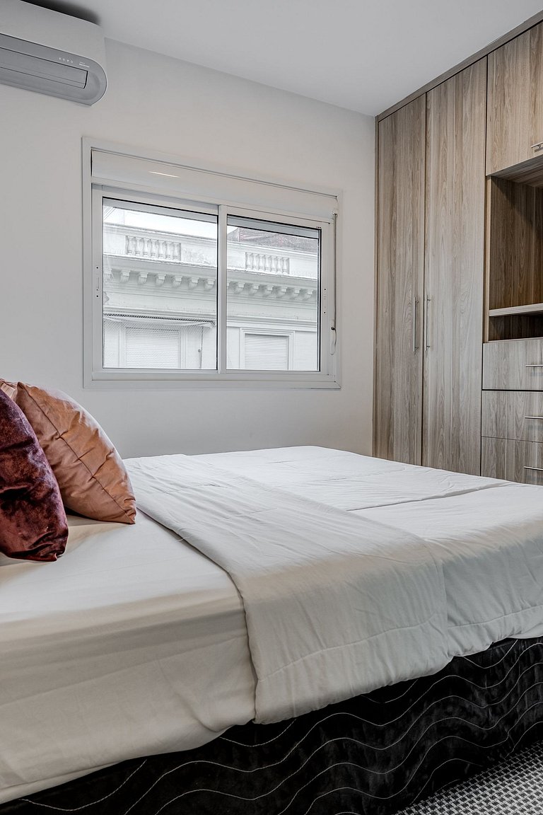 2BR Apt w/ Balcony, bbq & AC