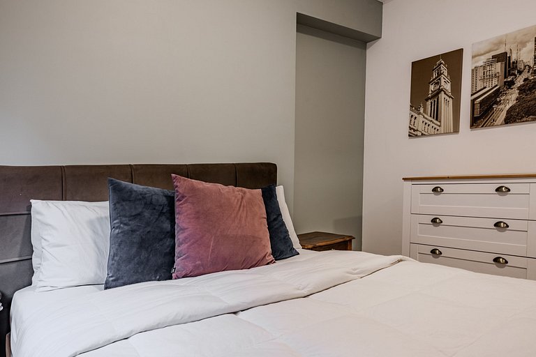 2BR Apt w/ Balcony, bbq & AC