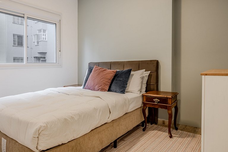 2BR Apt w/ Balcony, bbq & AC