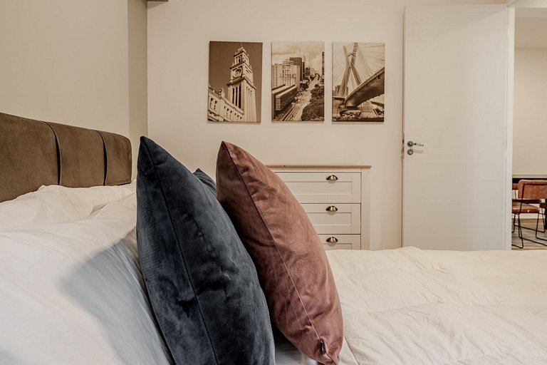 2BR Apt w/ Balcony, bbq & AC