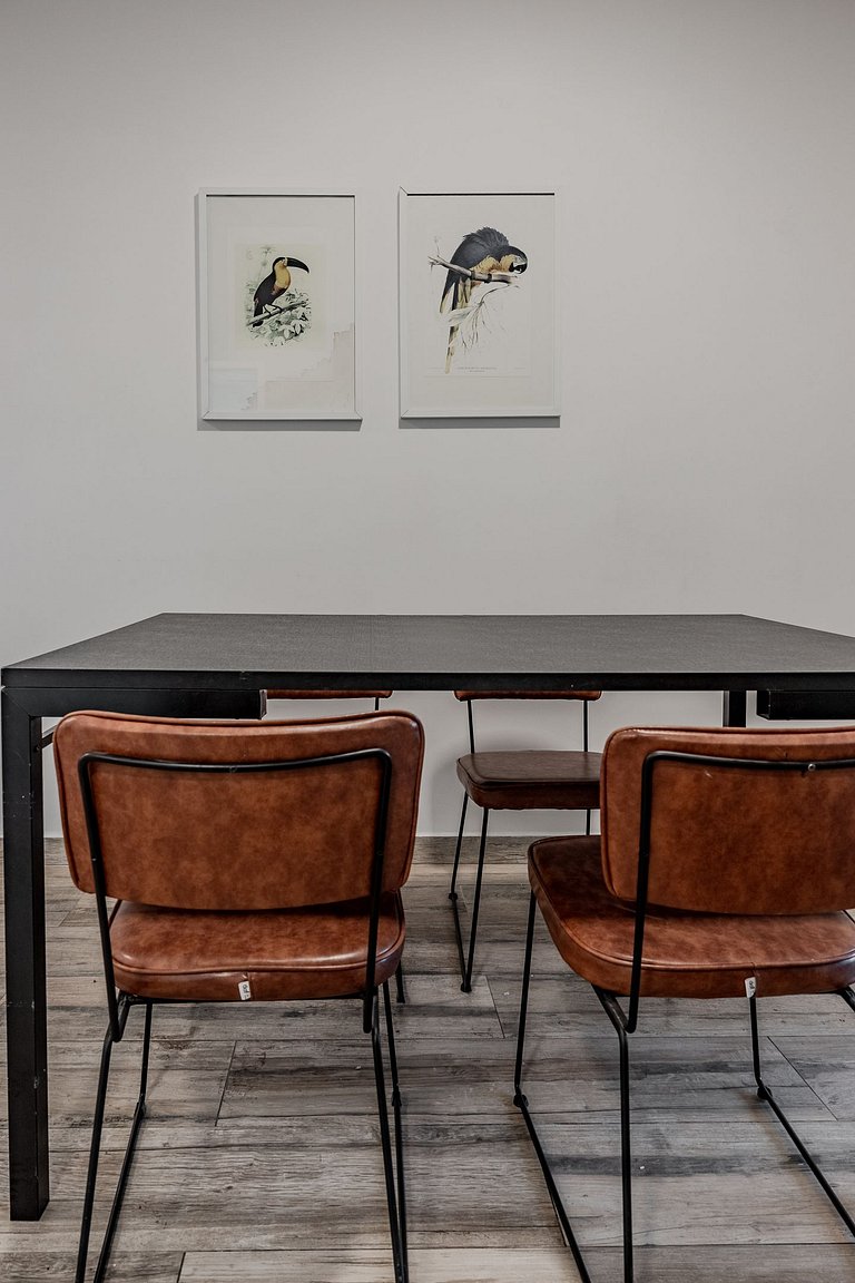 Apê 2 Quartos c/ Varanda e Churrasqueira