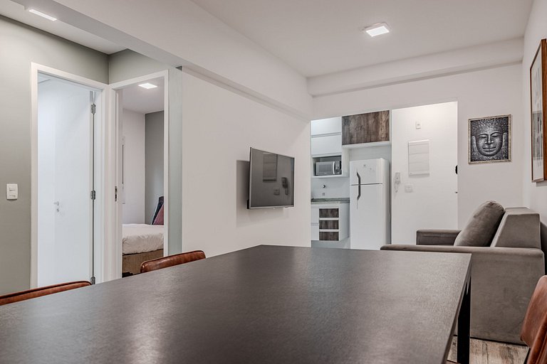 2BR Apt w/ Balcony, bbq & AC