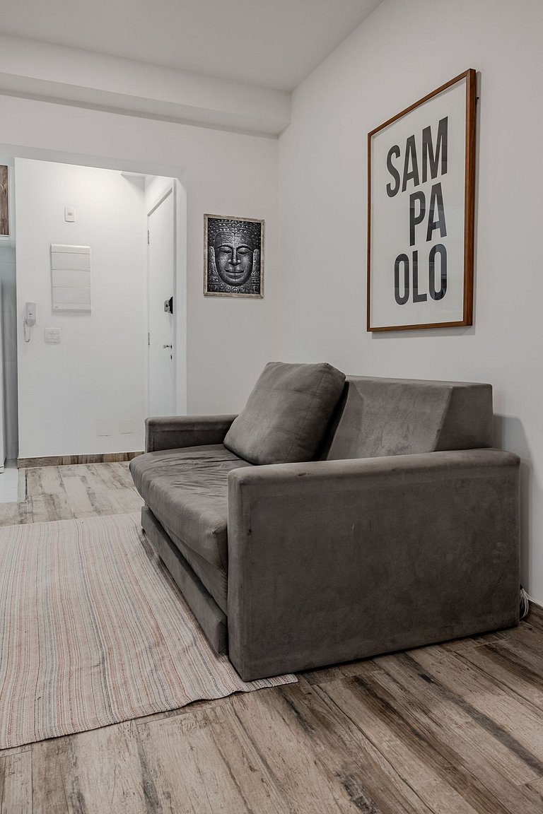 2BR Apt w/ Balcony, bbq & AC