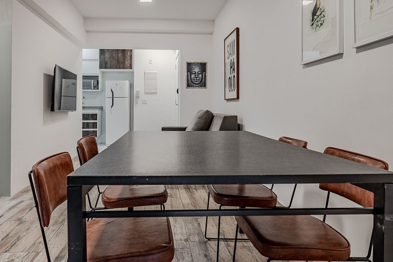 2BR Apt w/ Balcony, bbq & AC