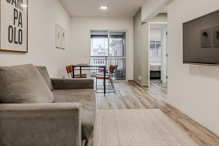 2BR Apt w/ Balcony, bbq & AC