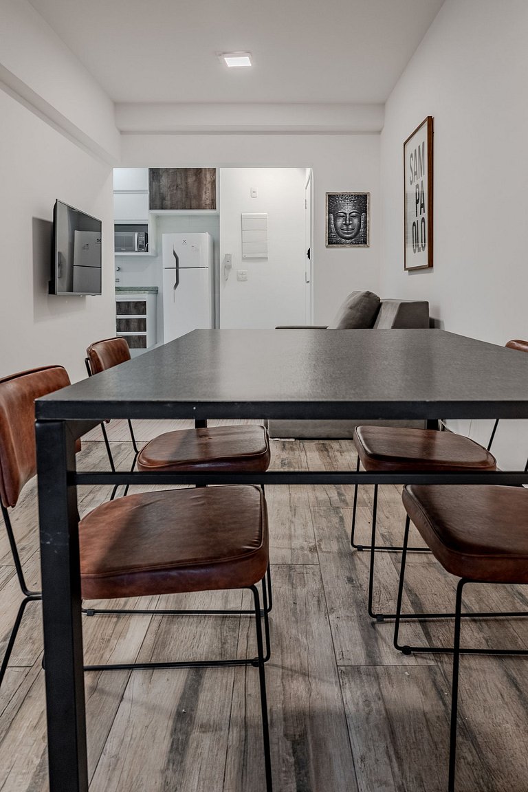 2BR Apt w/ Balcony, bbq & AC