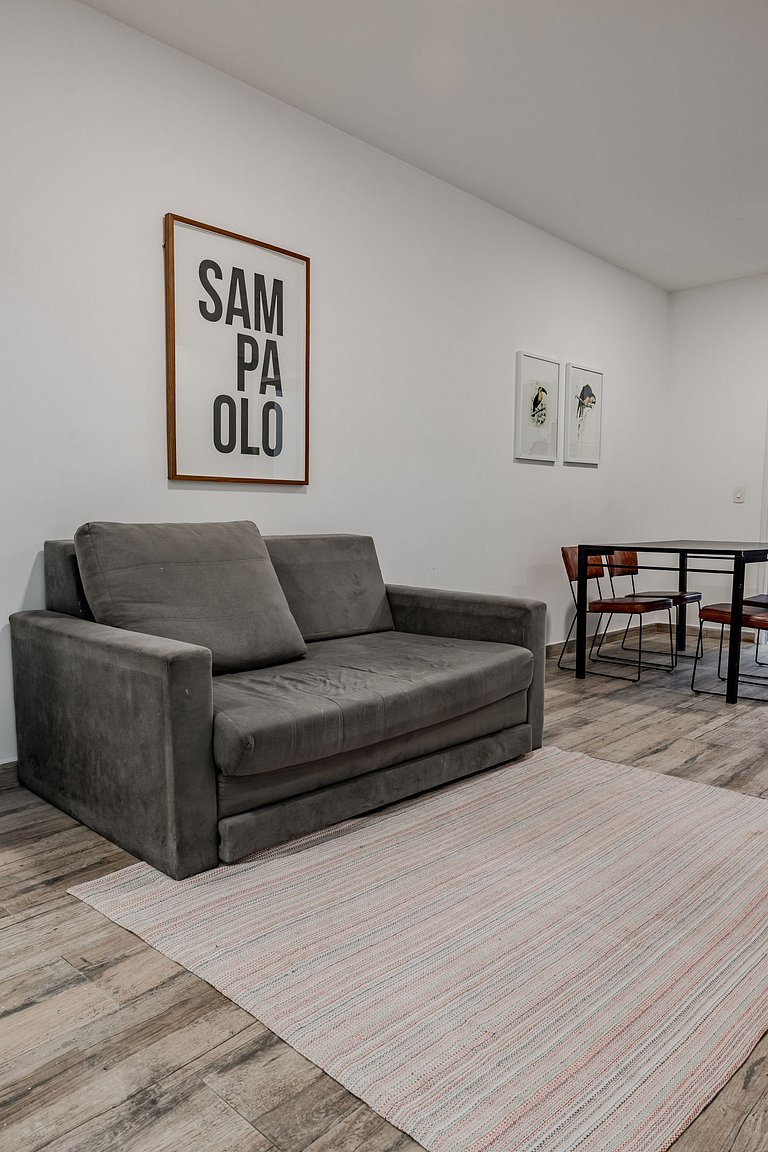 2BR Apt w/ Balcony, bbq & AC