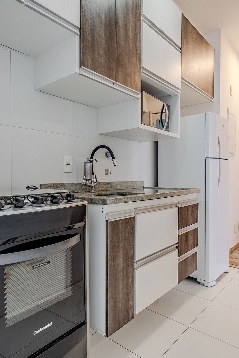 2BR Apt w/ Balcony, bbq & AC