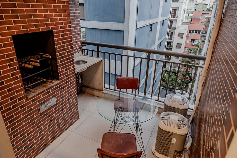 2BR Apt w/ Balcony, bbq & AC