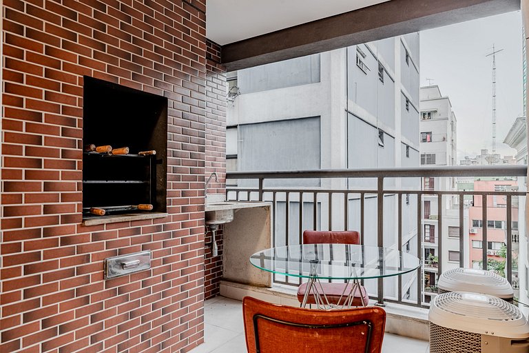2BR Apt w/ Balcony, bbq & AC