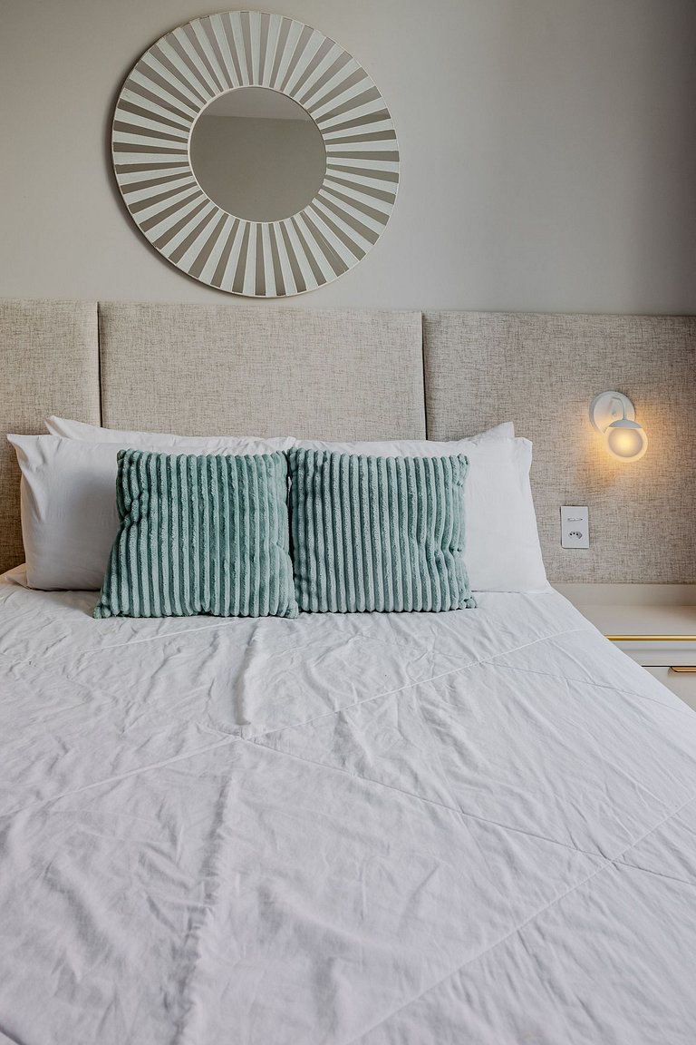 Iconic Copan | Stylish Minimal Studio