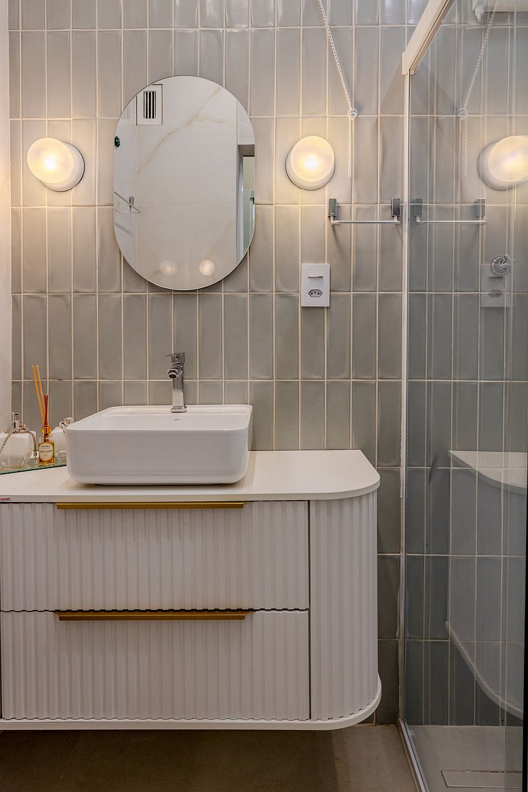 Iconic Copan | Stylish Minimal Studio