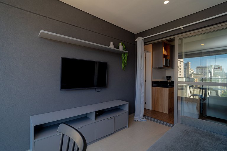 Ap com 2 suítes e garagem no miolo dos Jardins