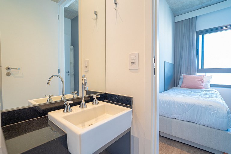 2 En-suites + Parking in Prime Jardins