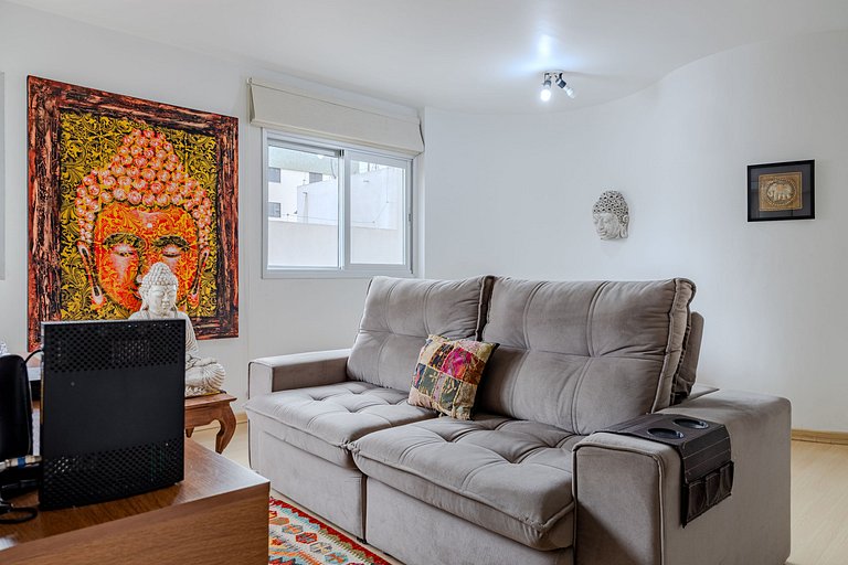 Bright & spacious 1BR on Frei Caneca