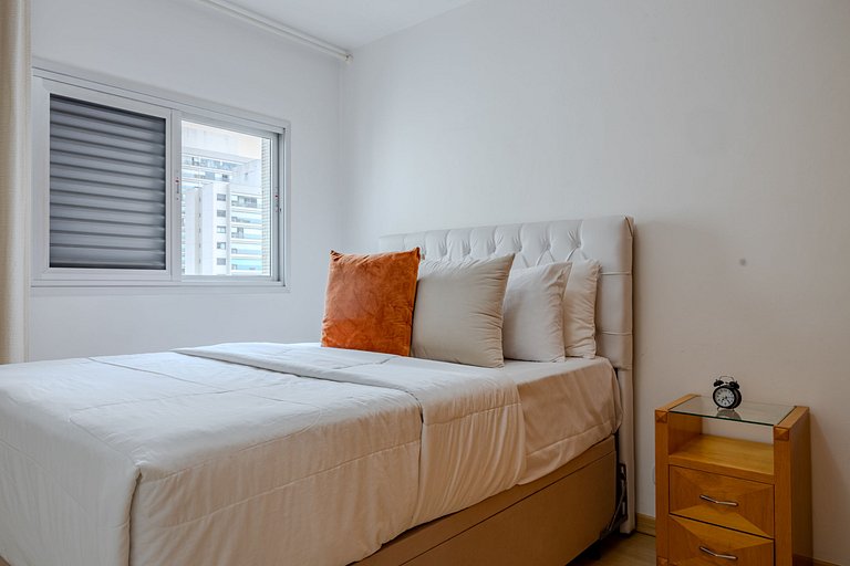 Bright & spacious 1BR on Frei Caneca