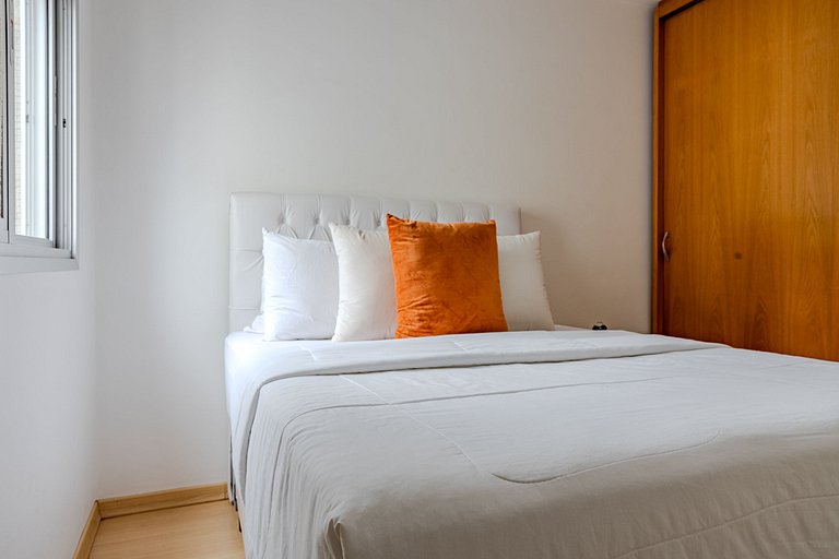 Bright & spacious 1BR on Frei Caneca
