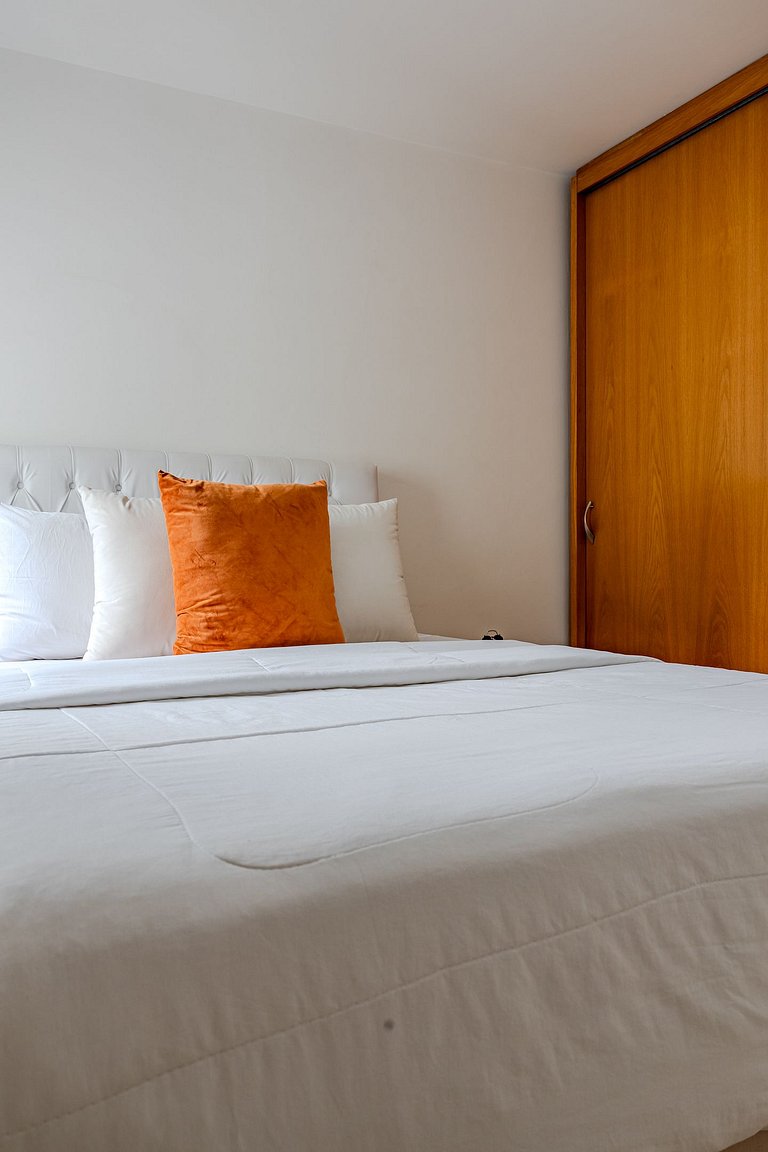 Bright & spacious 1BR on Frei Caneca