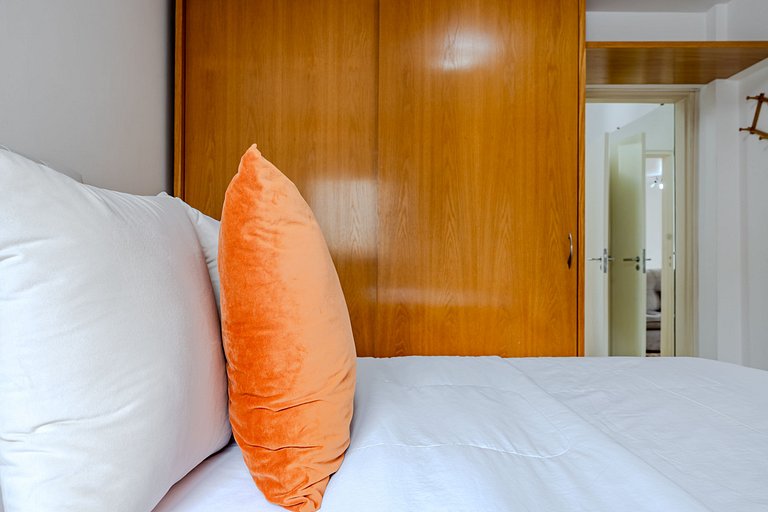 Bright & spacious 1BR on Frei Caneca