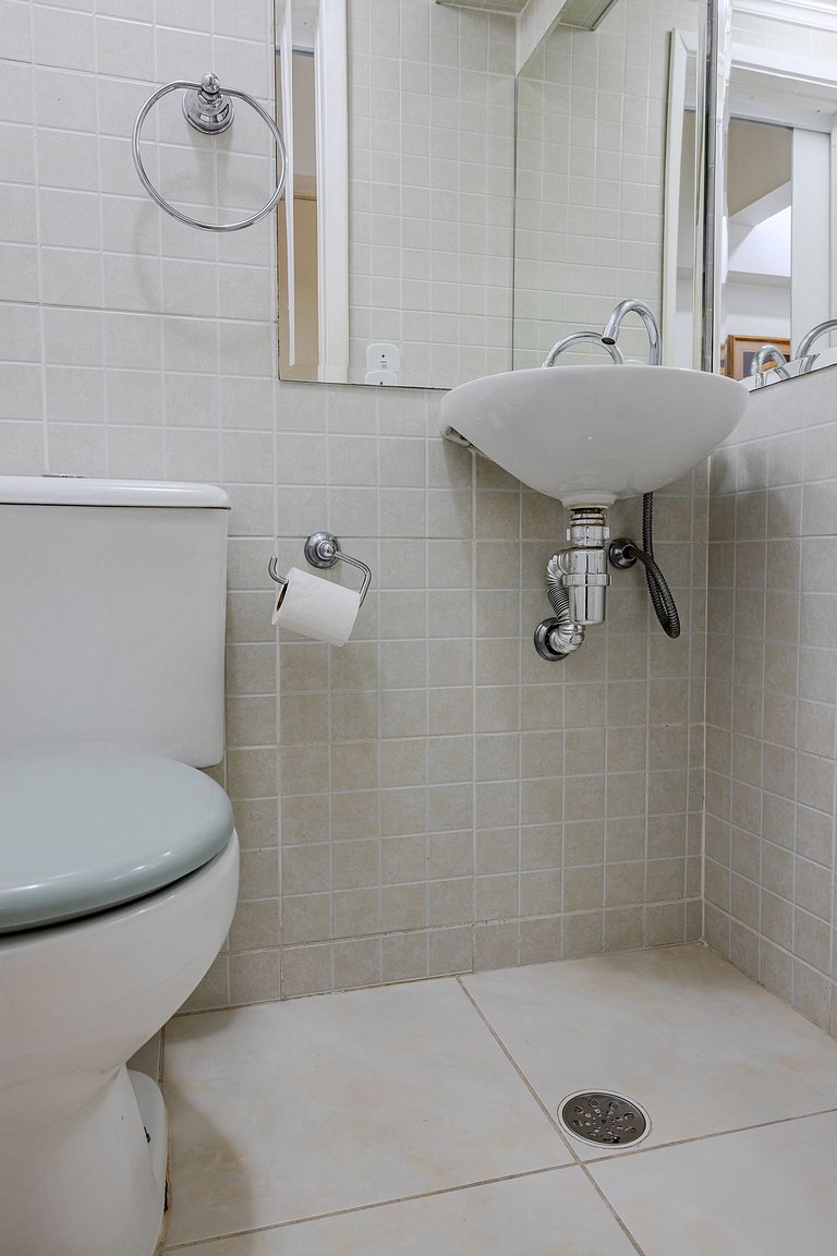 Bright & spacious 1BR on Frei Caneca