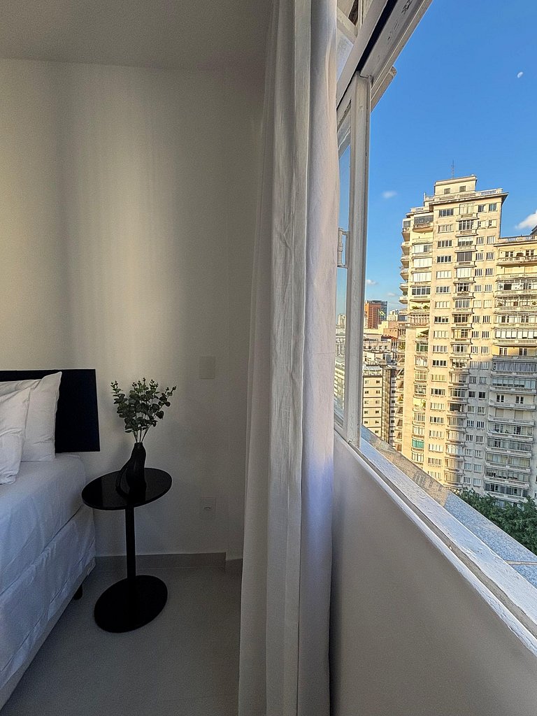 Studio with an Amazing View of the Itália Building