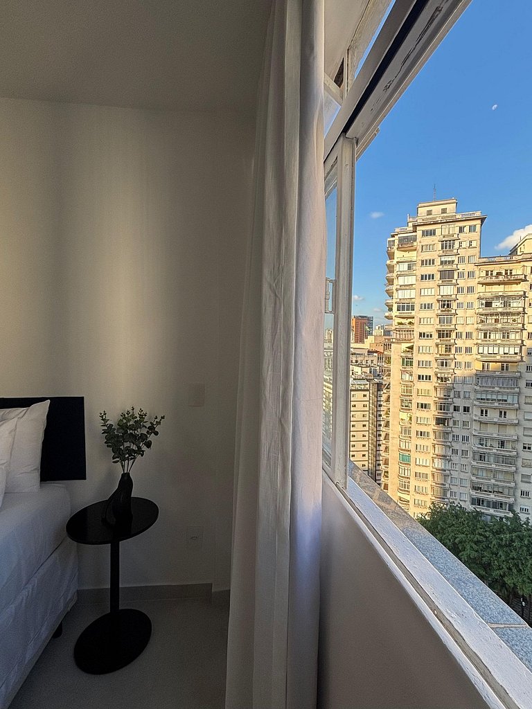 Studio with an Amazing View of the Itália Building