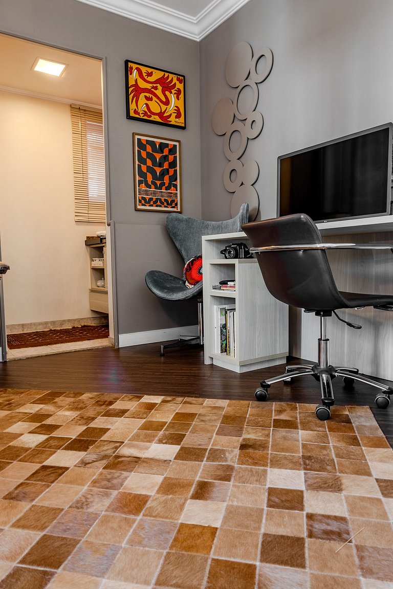 Retro Flat in Jardins w/ Garage & Pool