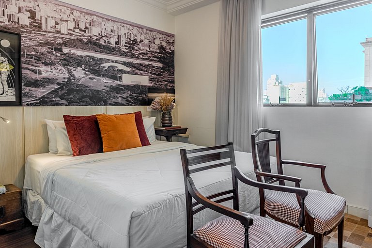 Retro Flat in Jardins w/ Garage & Pool