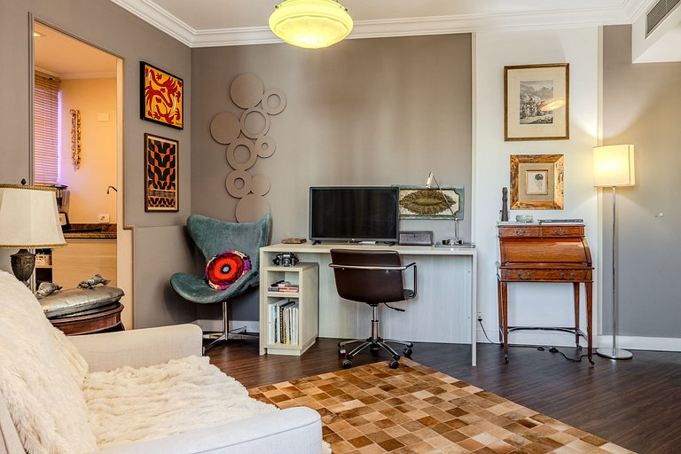 Retro Flat in Jardins w/ Garage & Pool