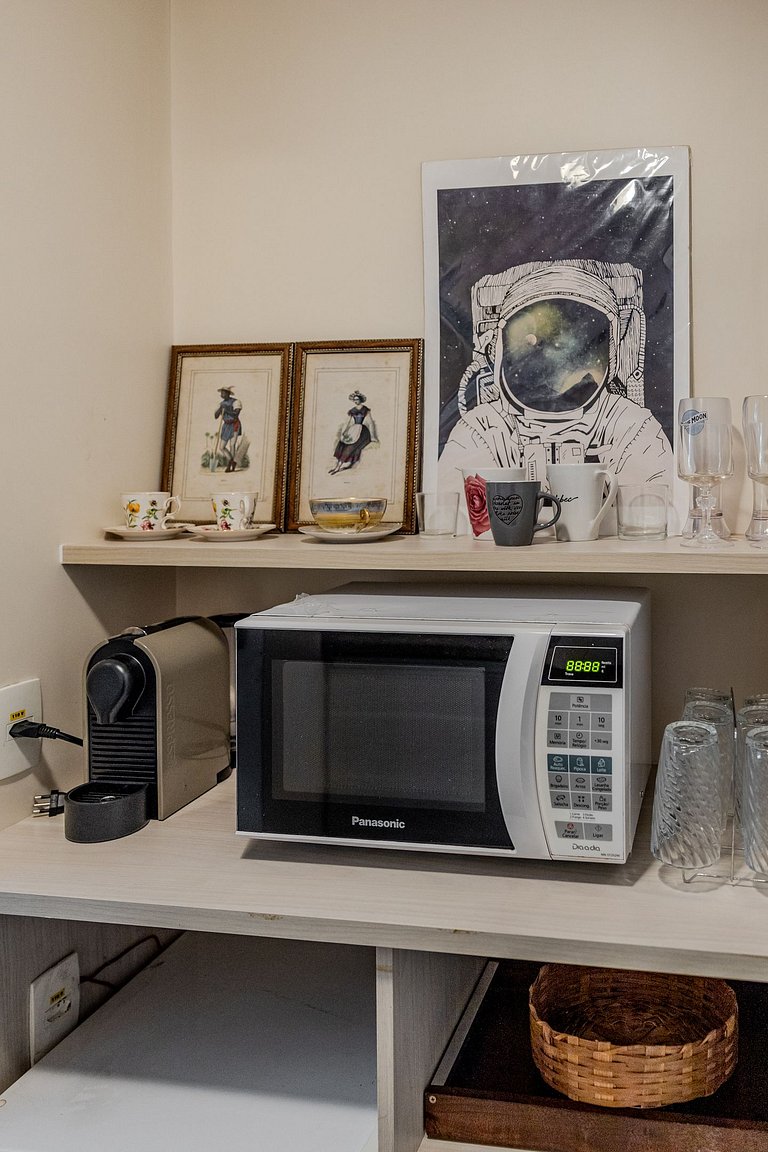 Retro Flat in Jardins w/ Garage & Pool