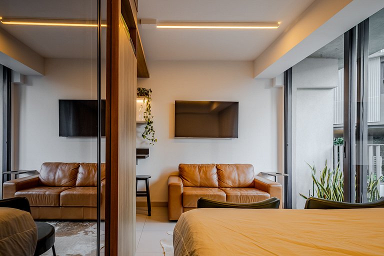 Triptyque Studio 100m from Metro + Pool