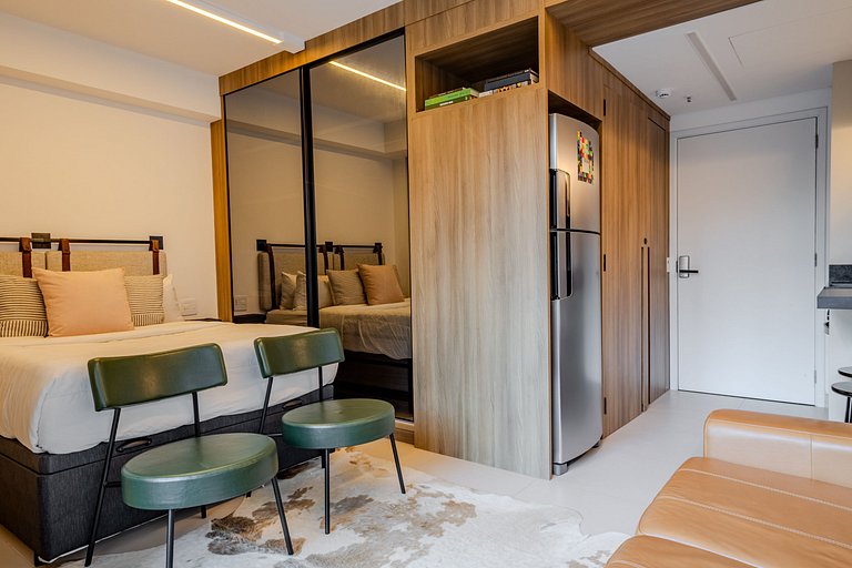 Triptyque Studio 100m from Metro + Pool