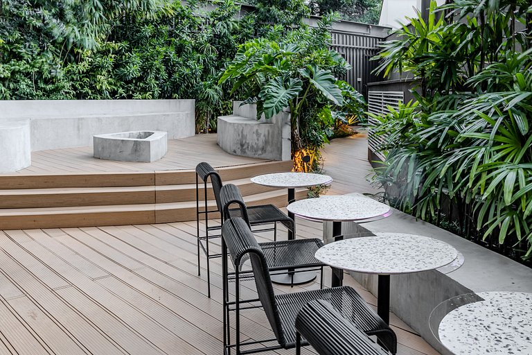 Triptyque Studio 100m from Metro + Pool