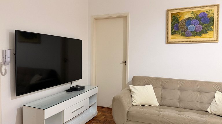 3 bedrooms and 2 baths, by Ana Rosa metro