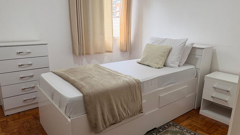 3 bedrooms and 2 baths, by Ana Rosa metro