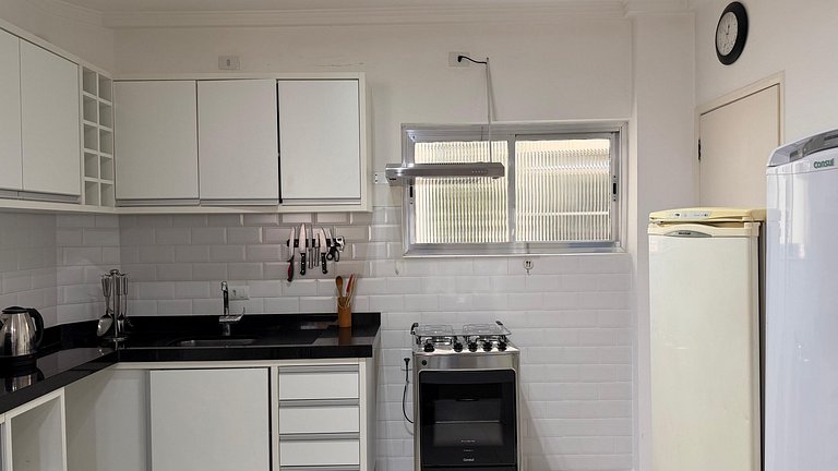 3 bedrooms and 2 baths, by Ana Rosa metro