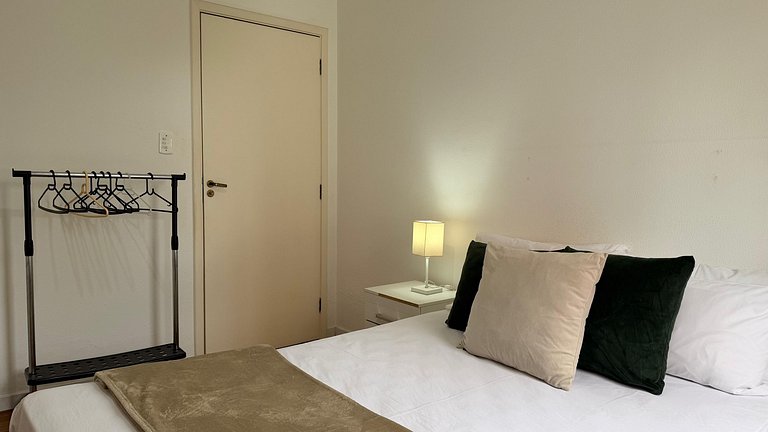 3 bedrooms and 2 baths, by Ana Rosa metro